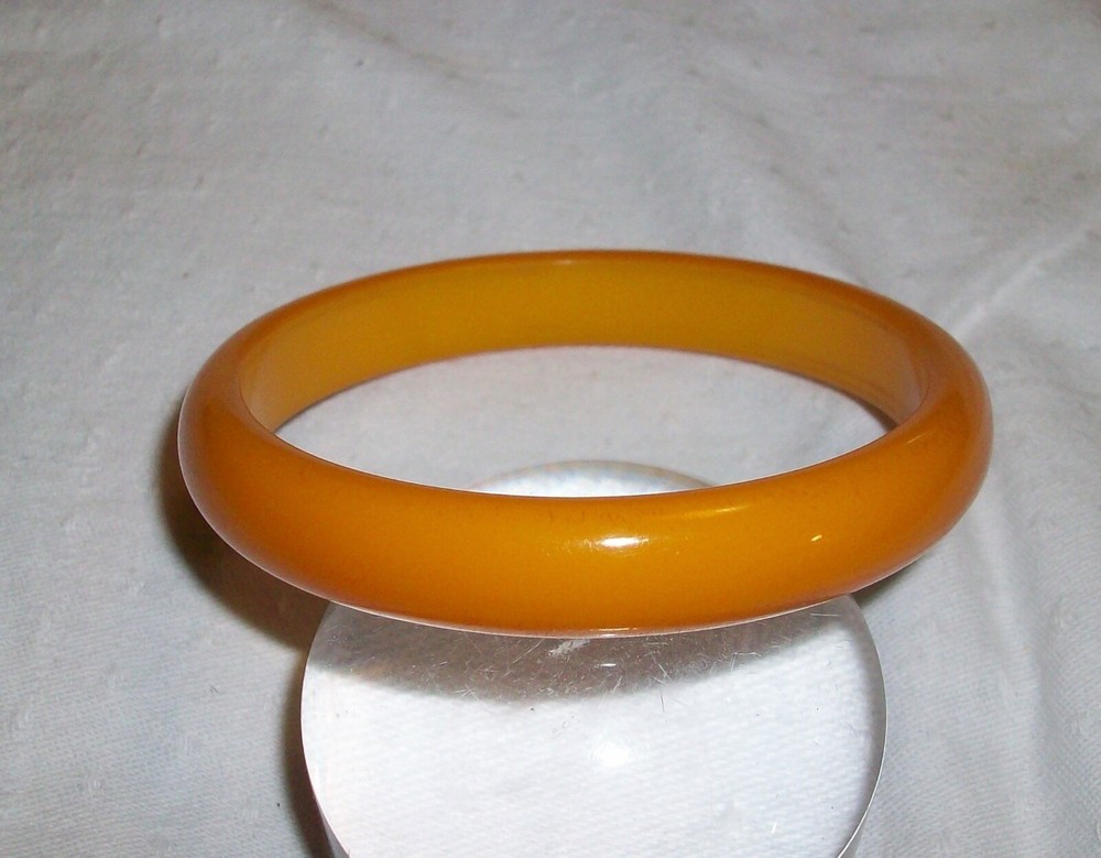 Vintage Round Smooth Deep Butterscotch Bakelite Bracelet Bangle