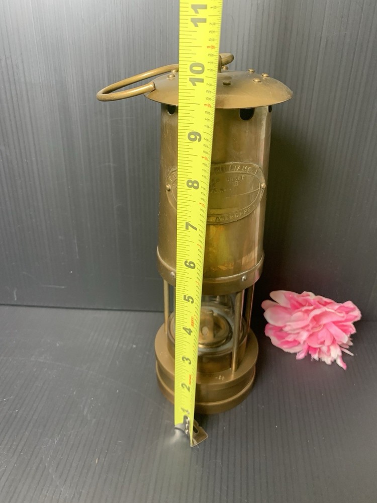 Makers Aberdare - E. Thomas & Williams LTD - Cambrian Brass Miners Lamp