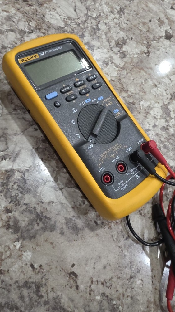 Fluke 787 ProcessMeter Process Calibrator with Test Leads