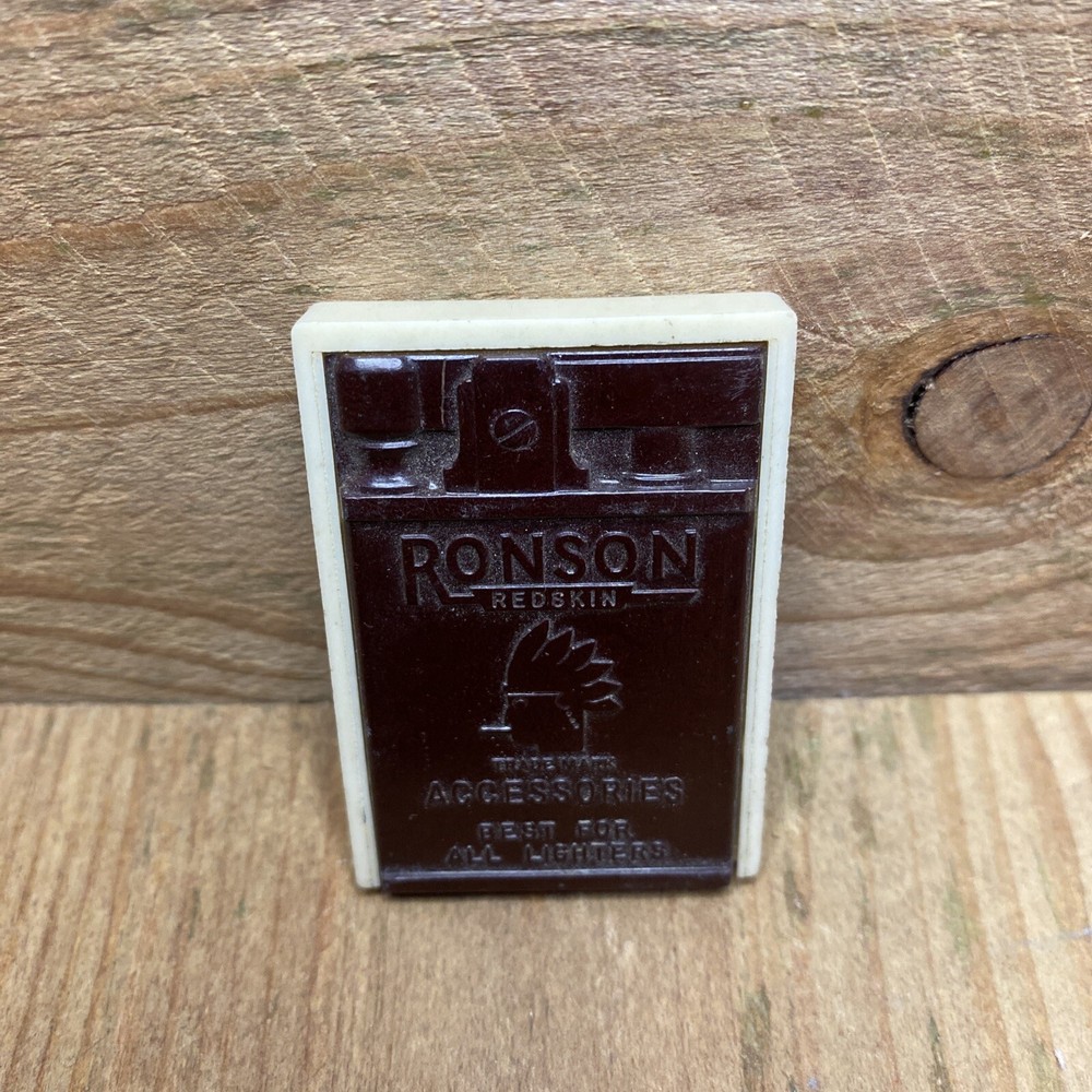 Vintage, RONSON REDSKIN, BAKELITE FLINT CASE Brush Opens With Ease