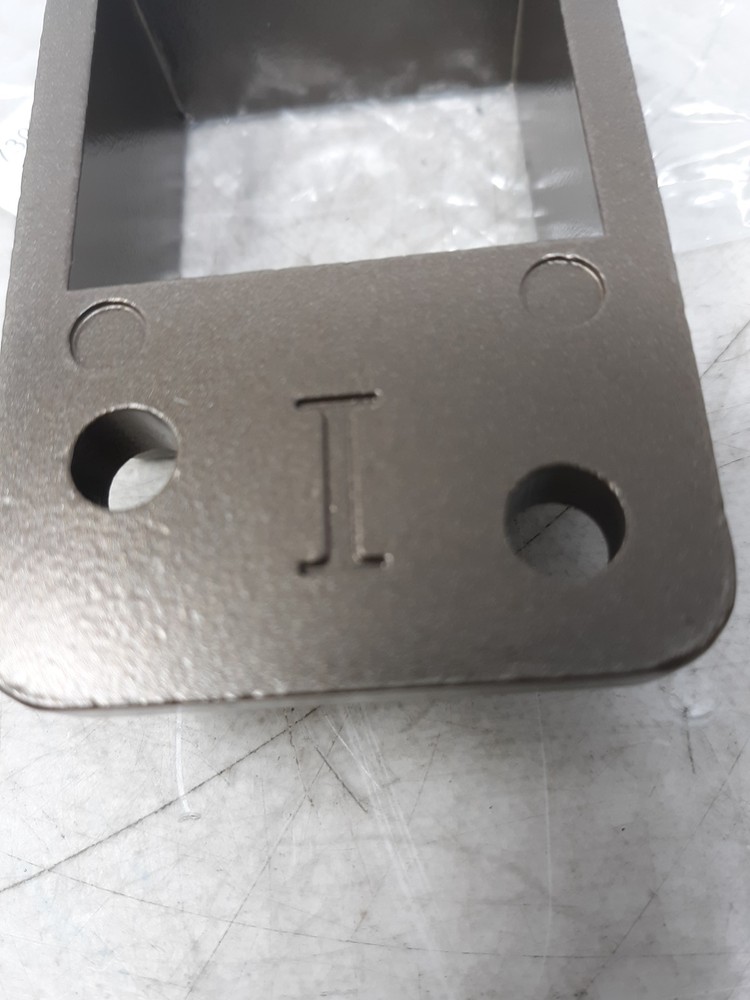 Individual LB Wall Bracket 73026035