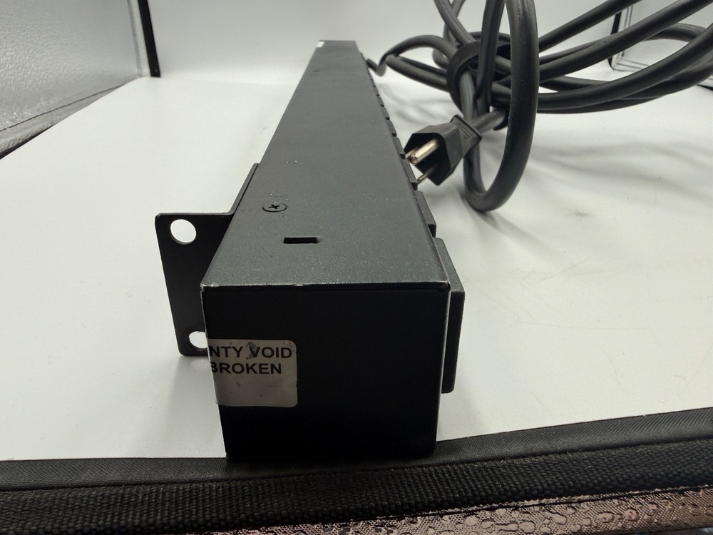 APC Basic Rack PDU AP9567 12-Outlet 120V Power Distribution Unit