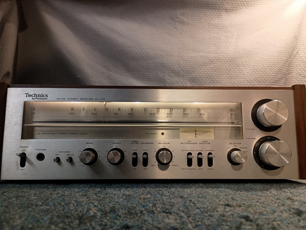 Technics SA-300 FM/AM Stereo Receiver (Pro Serviced + Modded)