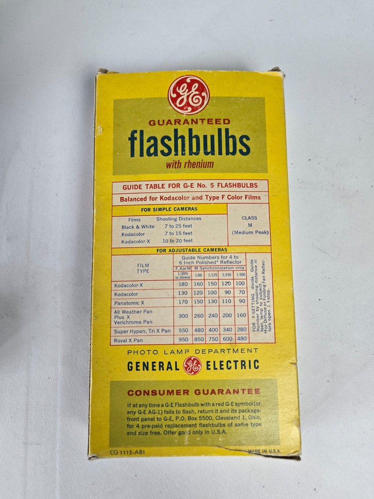 Kodalite Flasholder and 10 GE Flashbulb Set