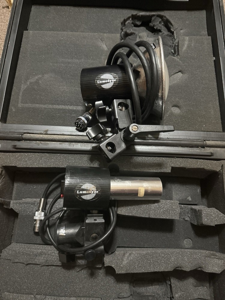 Lumedyne Flash Battery Pack And 2 Flash Bulbs