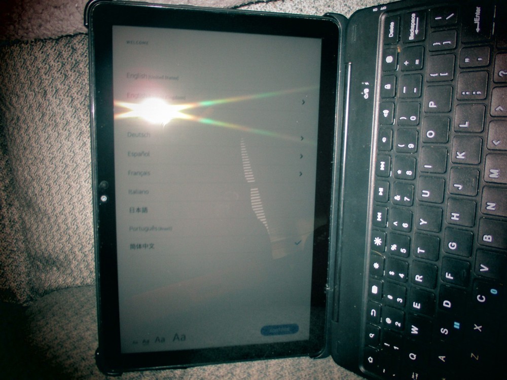 Fire HD 10 11th Generation Tablet Bundle with attached bluetooth keyboard/case