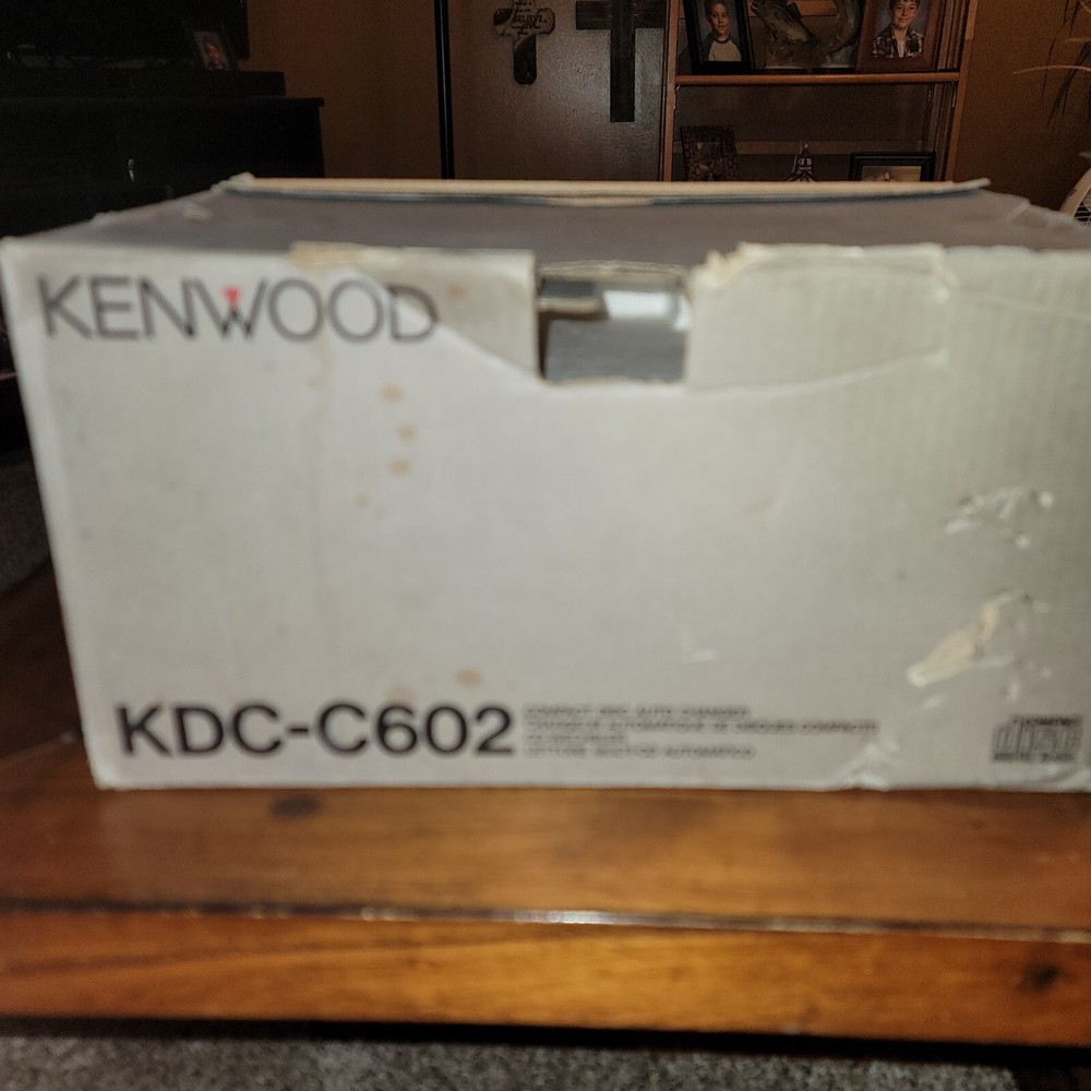 Kenwood KDC-C602 CD Changer 10 Disc  Untested Includes Disk Cartridge No Cables