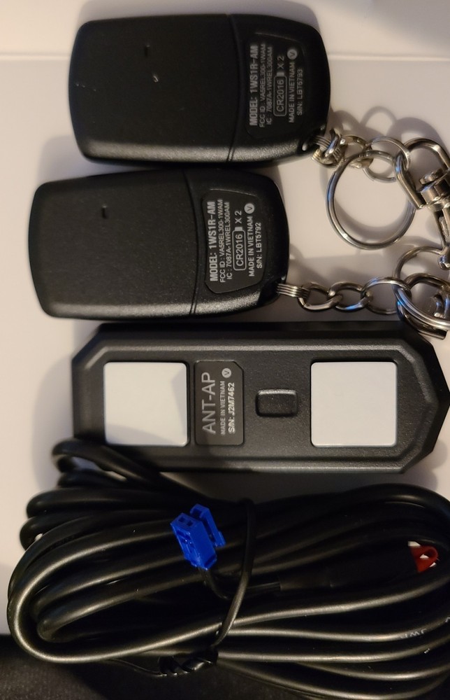 Firstech / Compustar ANT-AP Antenna and Cable with 2 remotes!