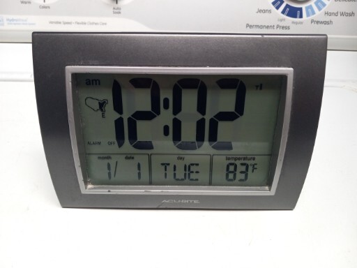 ACURITE WORLD DIGITAL DESKTOP CLOCK-USED