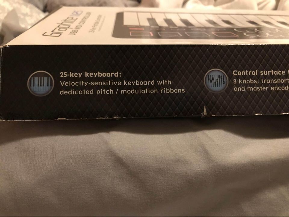 Samson Graphite M25 USB MIDI Controller 25-Key Keyboard