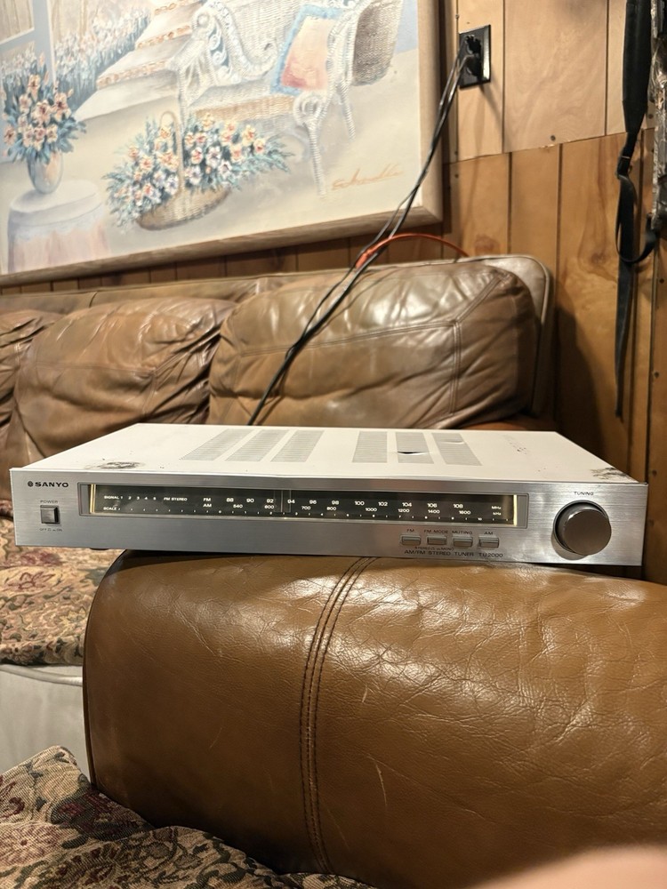 Sanyo TU2000 AM/FM Stereo Tuner TESTED