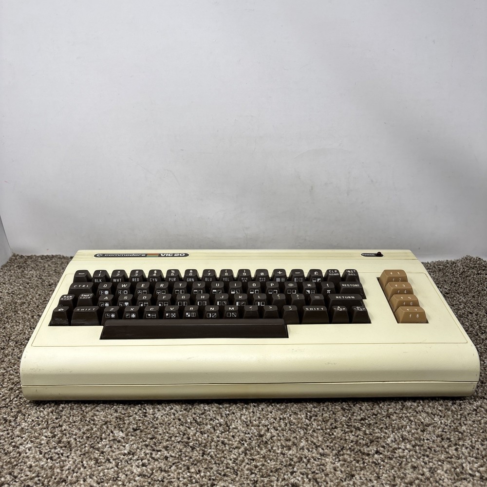 COMMODORE VIC-20 DIN COMPUTER ONLY TESTED AND WORKING READ