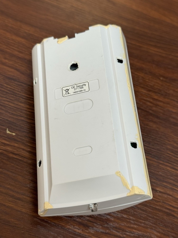 Sentrol Interlogix RCR-50 PrecisionLine Range-Controlled PIR Motion Sensor