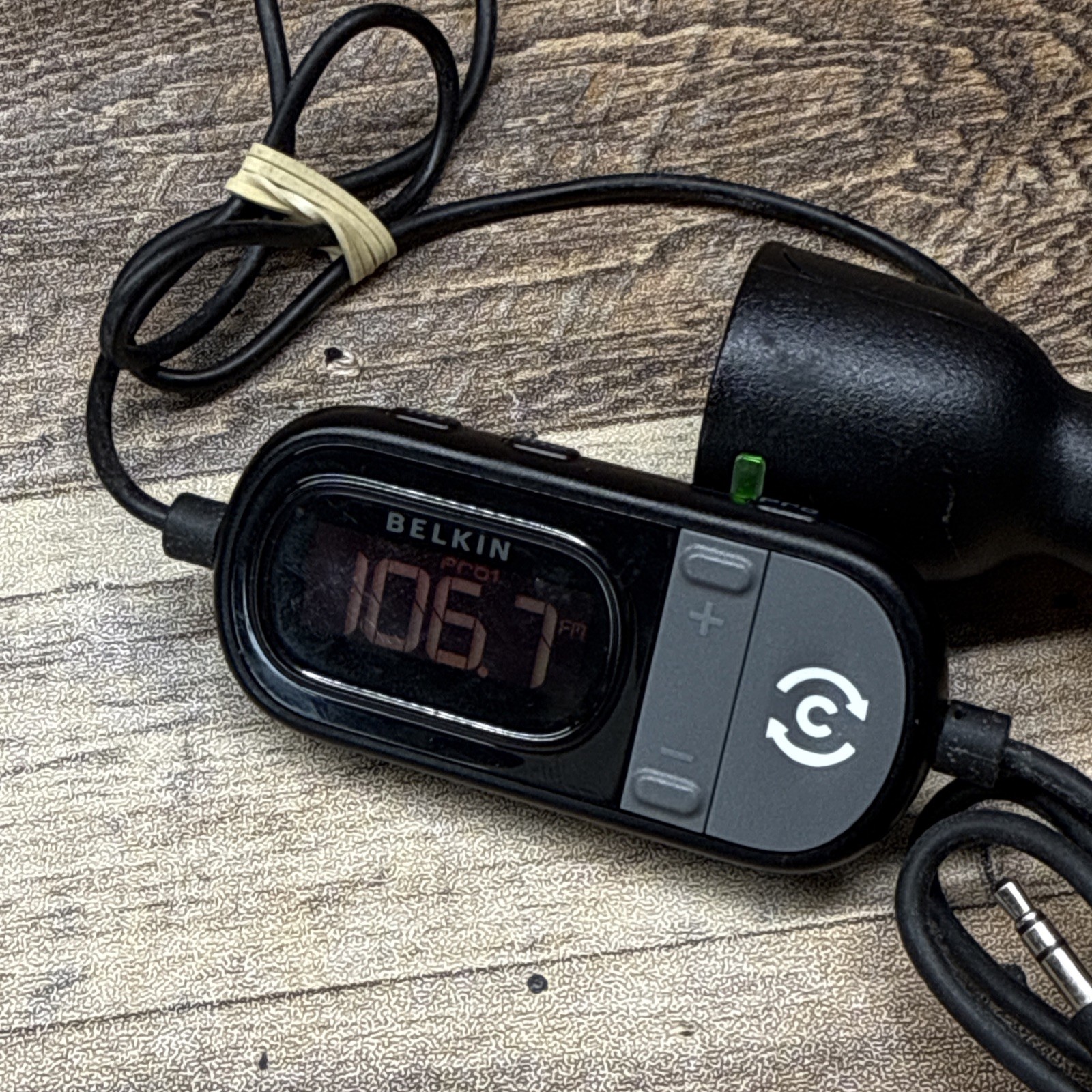 Belkin Tunecast Auto FM Transmitter 3.5mm Plug & USB Charging Port F8Z439