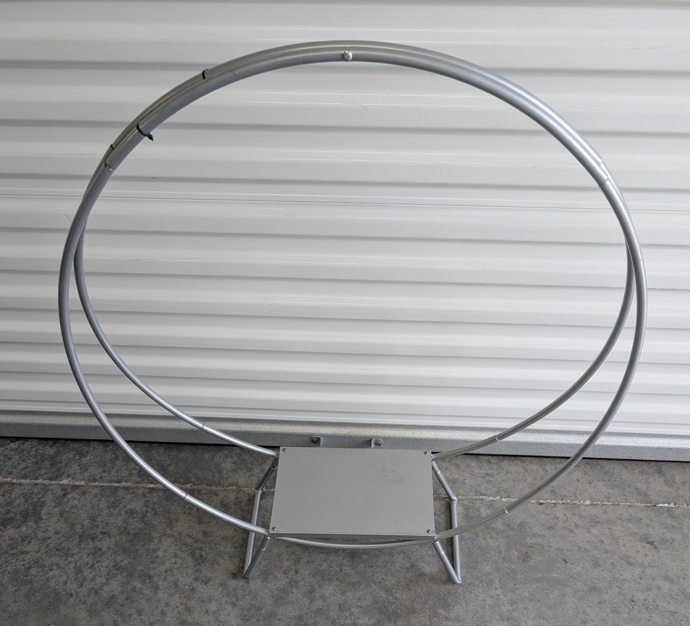 Metal Wedding Cake/Flower Stand