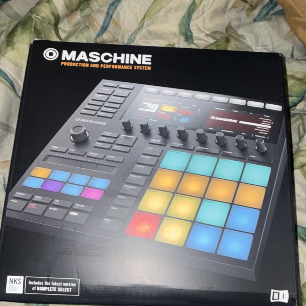 Native Instruments Maschine Sampler & Sequencer Black 16 Pad Tabletop Digital
