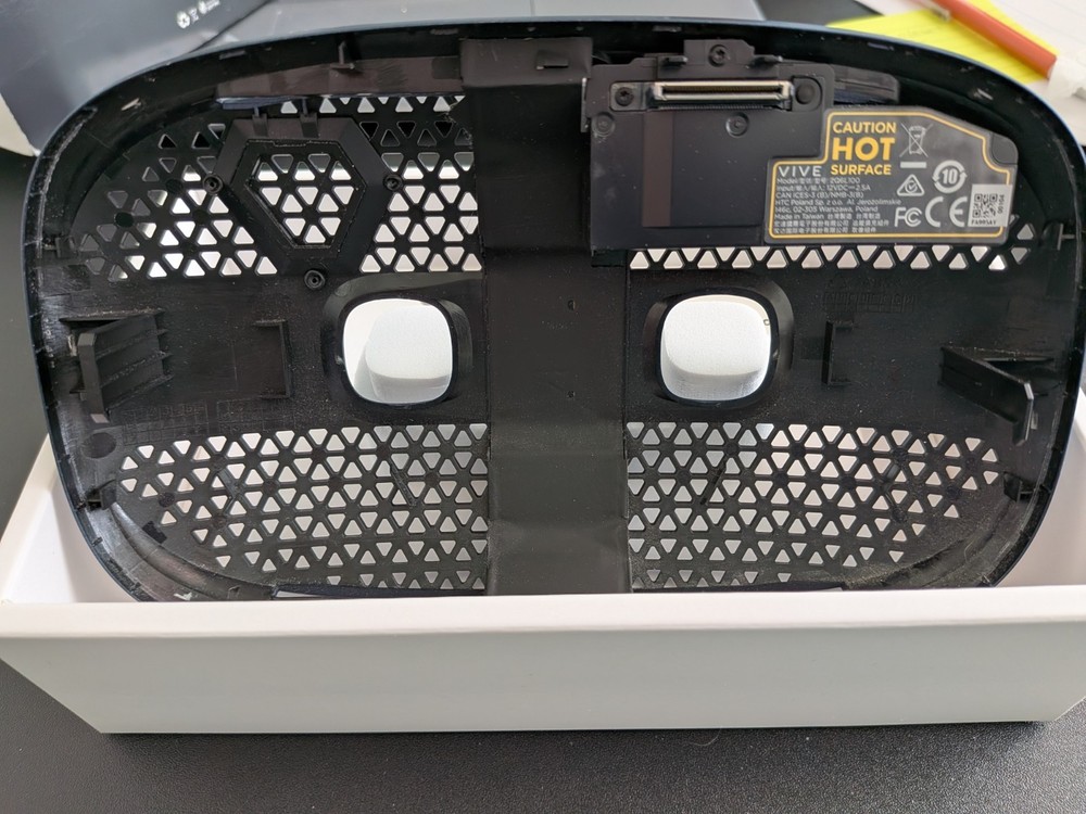 HTC VIVE Cosmos Motion Tracking Faceplate - Excellent Condition Face Plate
