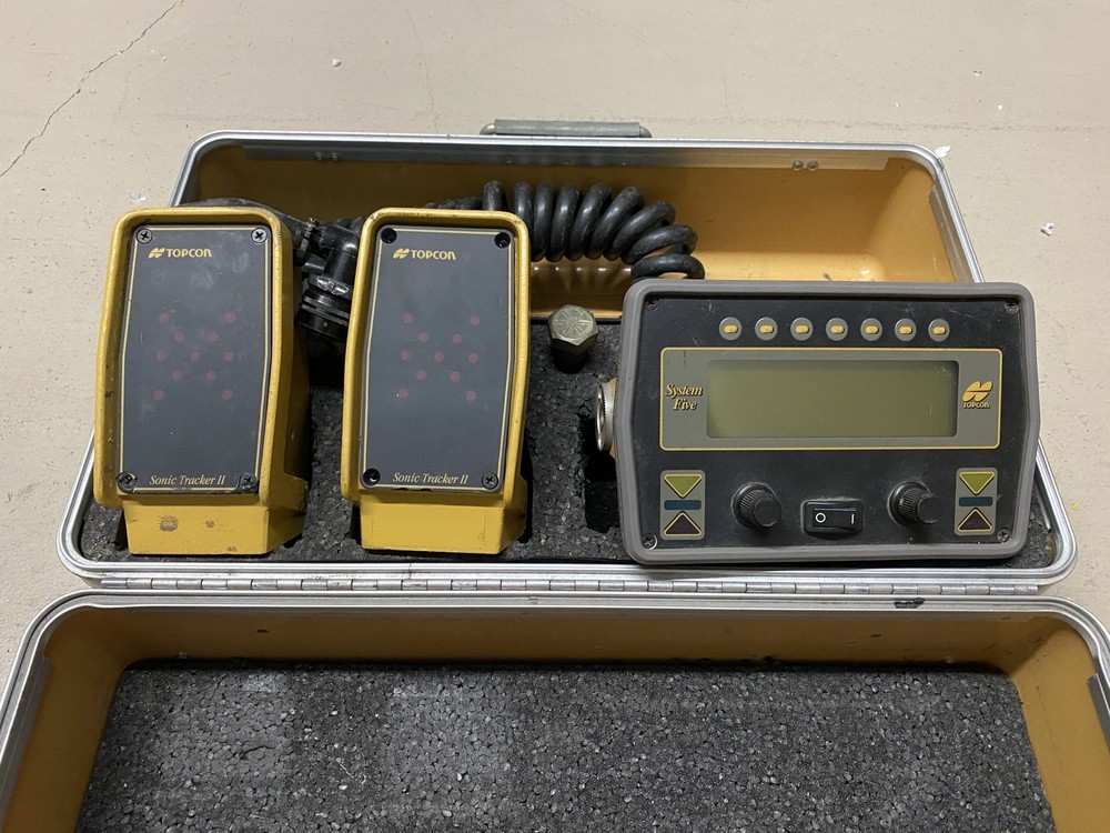 Topcon System 5 w (2) Sonic Tracker II & 9164 Control Box w/ Coil Cable