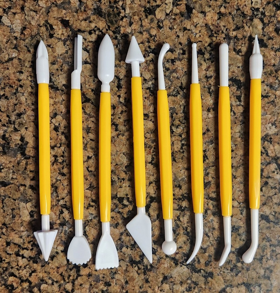 Cake Feast 20 Piece Cake/Cupcake Decorating Set, EUC