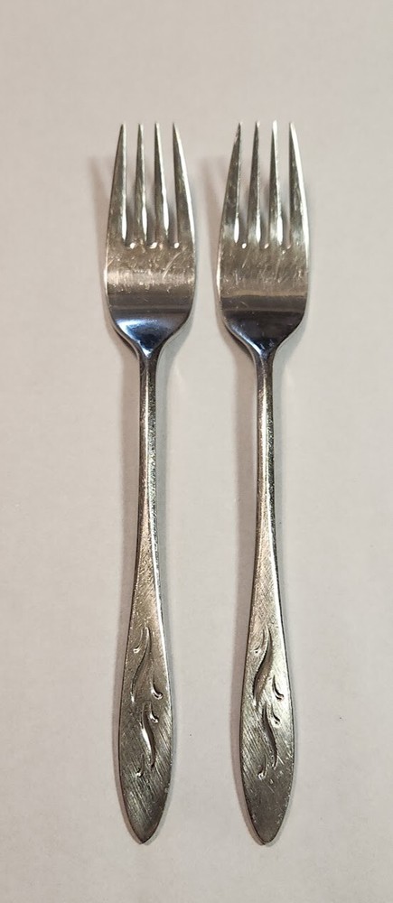 Oneida EMBER GLOW Oneidacraft Deluxe 10 Piece Stainless Flatware Serving Fork