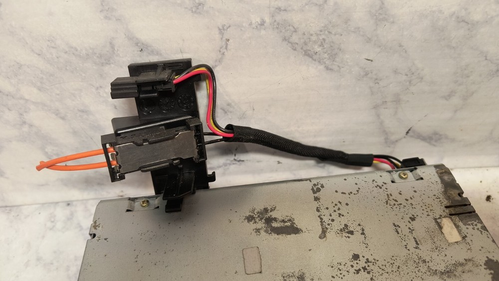 2003-2006 Mercedes E-CLASS 6 DISK CD CHANGER 2118202489 MODEL MH3210 W211 E320