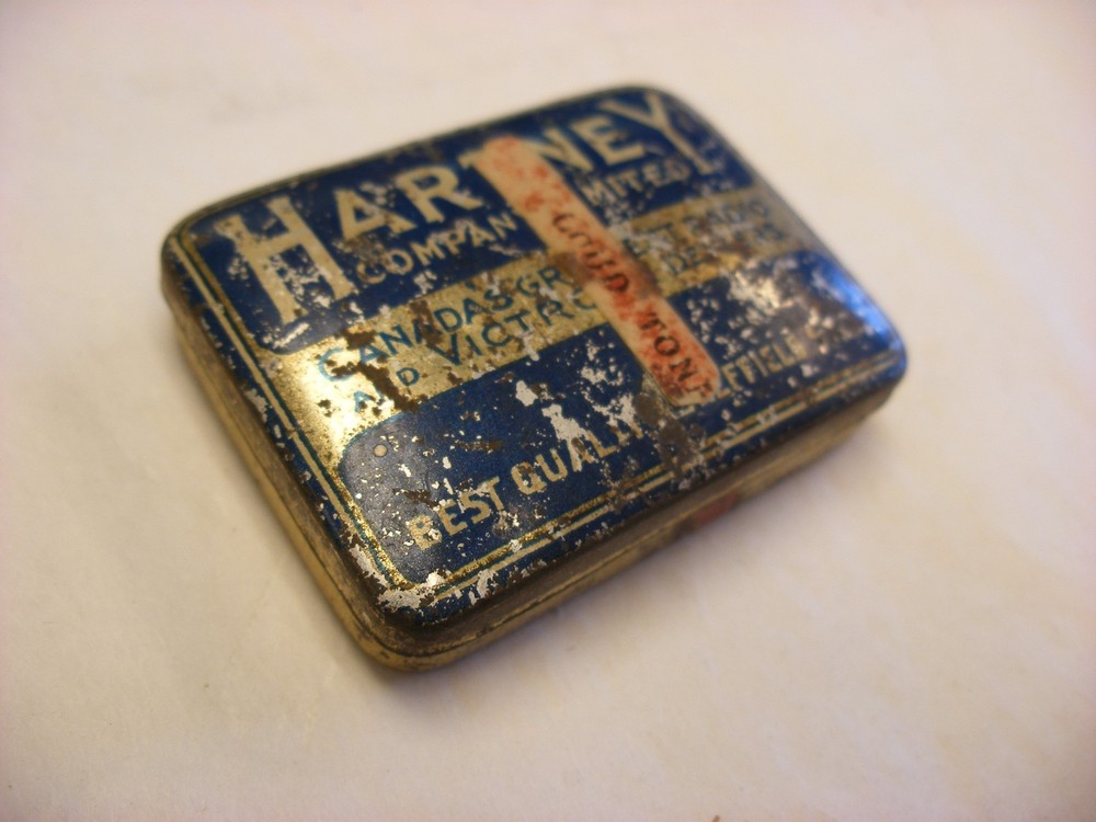 Phonograph Victrola Gramophone - Needle Tin - Hartney Canada