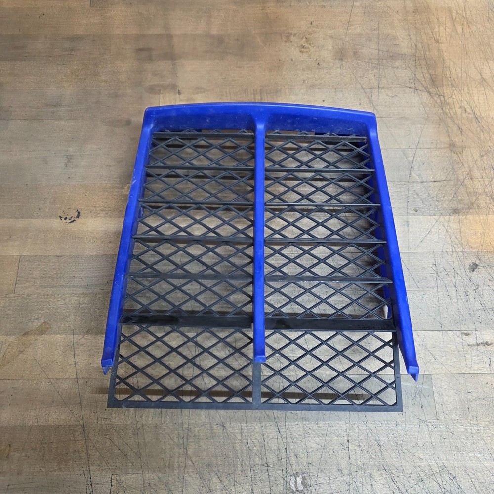 87-06 YAMAHA BANSHEE OEM RADIATOR PLASTICS