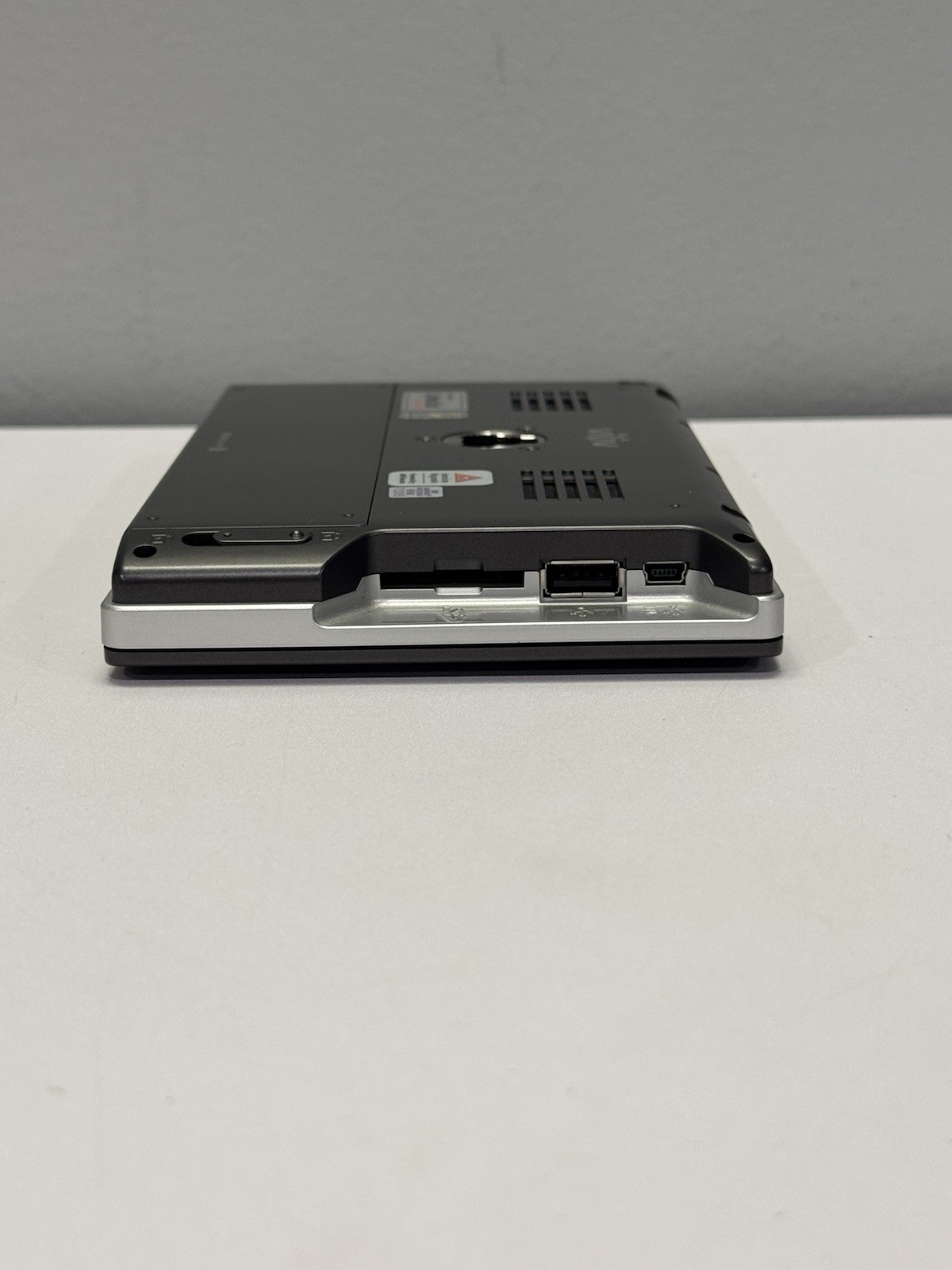 Viliv X70 7 inch Portable Computer Touch Screen Tablet Windows XP & Cover *READ*