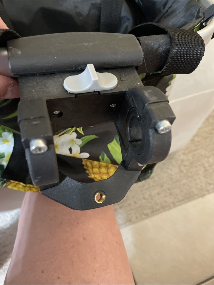 Detachable pineapple bicycle basket