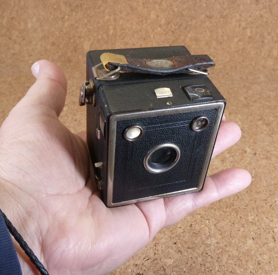Vintage Eho Box 3x4cm Baby Box Camera  (C.1932) - Nice original condition