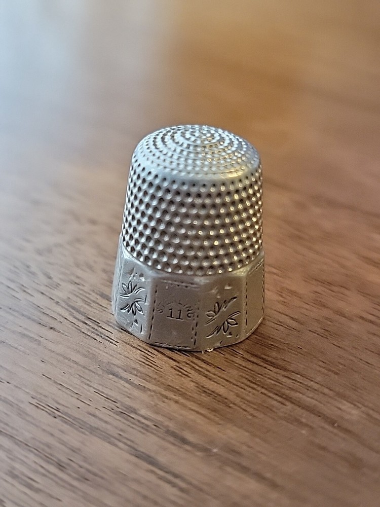 #XC Antique Simons Sterling Silver Size 11 Thimble Scrolls