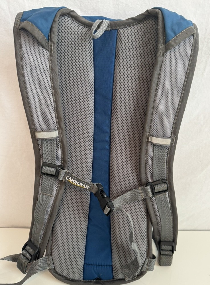 Camelbak Rogue Hydration Pack Backpack 2L Camping Hiking Running Bladder Include