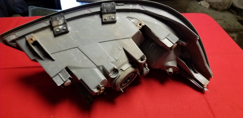 2011 HINO 258 OEM LH HEAD LIGHT DRIVERS SIDE US4157