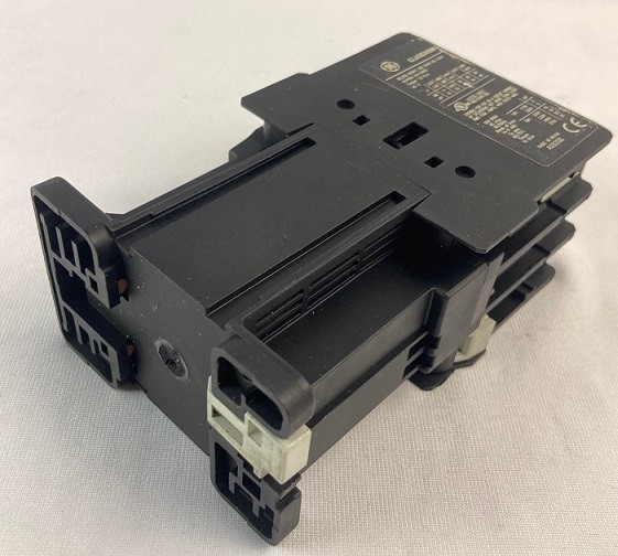 General Electric CL45D300M Contactor