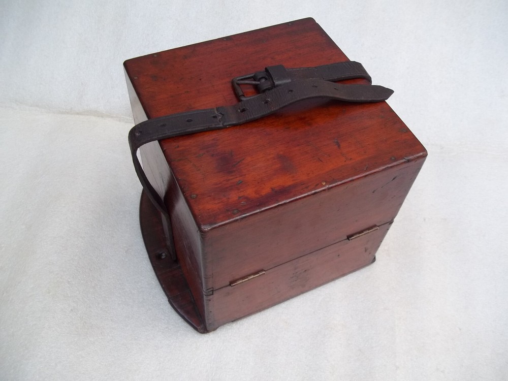 Antique Chronometer Guard Case