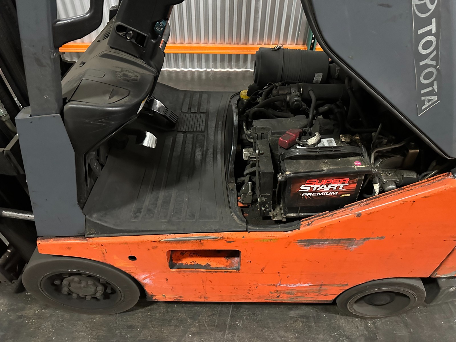 4000 lb. Toyota 8FGCSU20 Forklift 6300hr 3 Stages