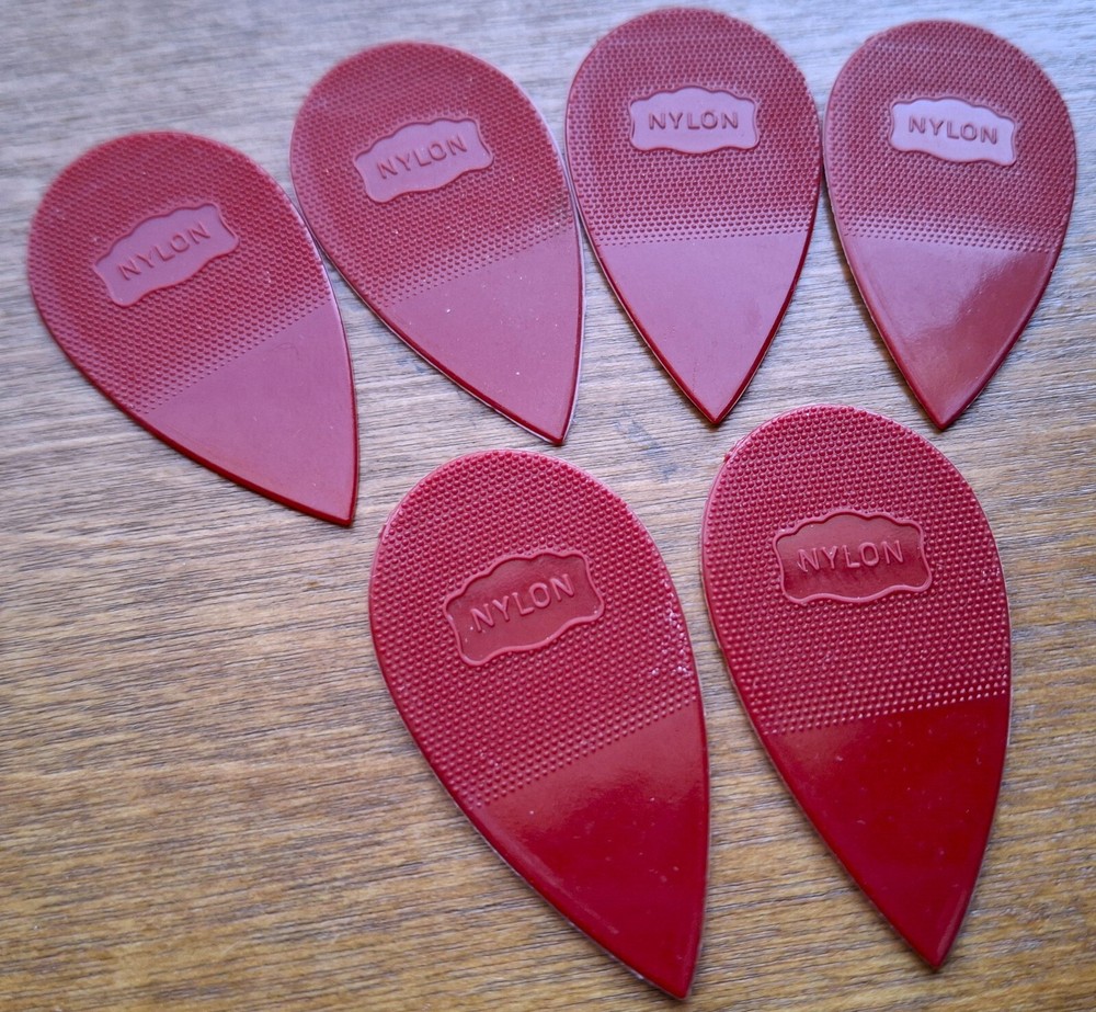 Herdim Sharp Teardrop Nylon Guitar Pick 6 picks Medium Red ( sale 10.50 )