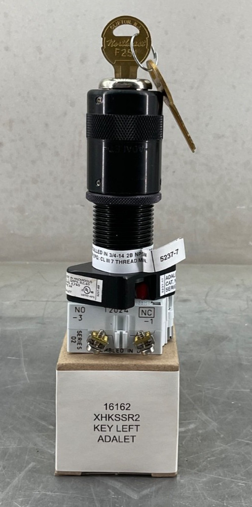 NEW ADALET XHKSSR2 KEYED SELECTOR SWITCH 2POS SPRING RETURNED- LEFT TO RIGHT
