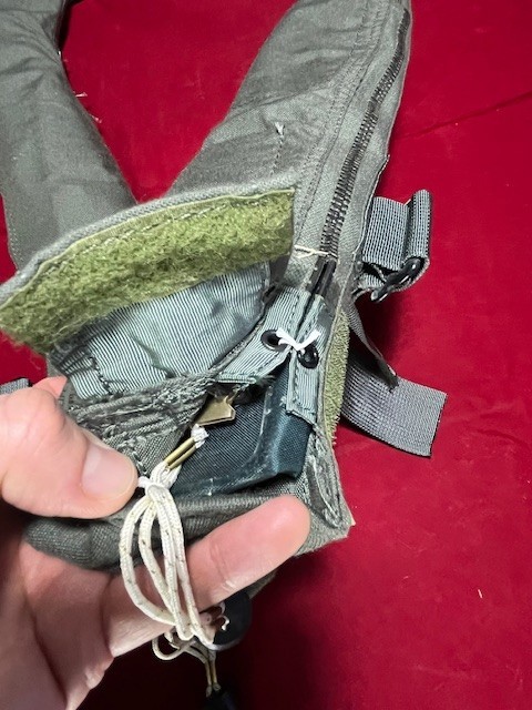 USAF US NAVY PILOT LPU-9/P. Life preserver unit.