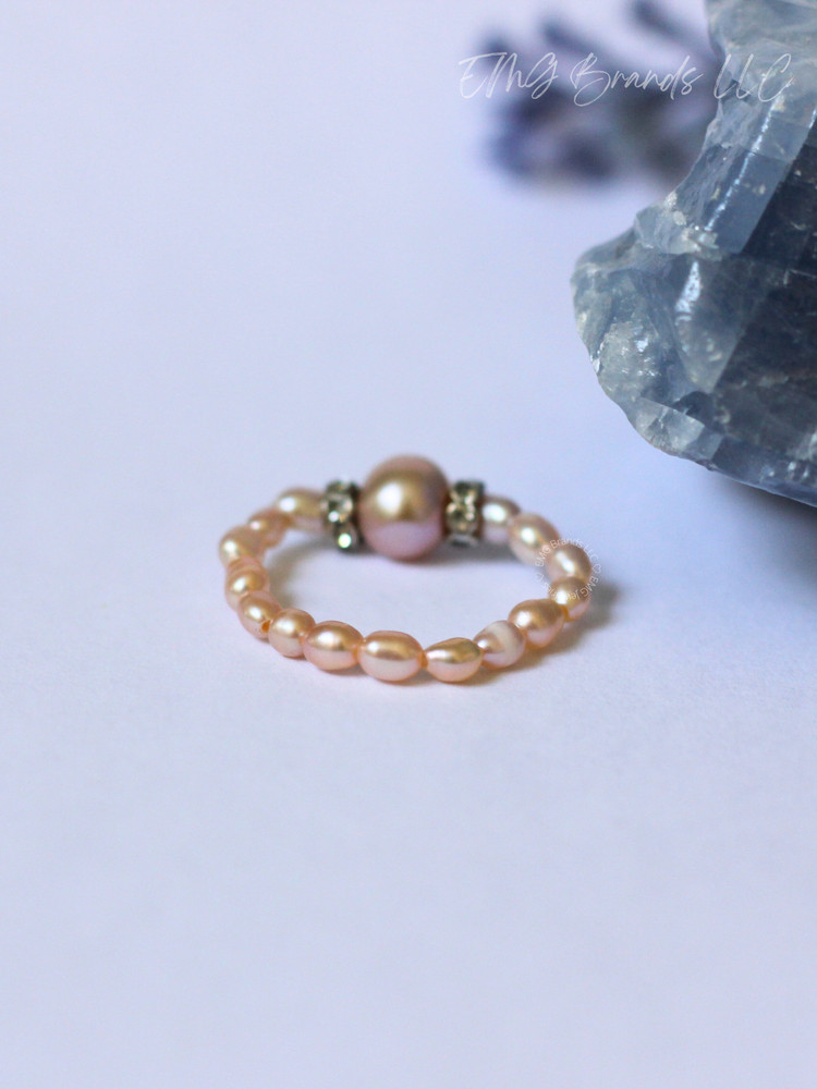 Peach Pearl Stretch Ring
