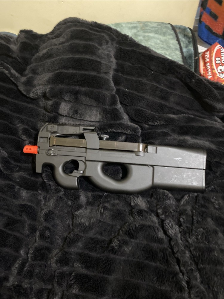 P90 Airsoft Gun