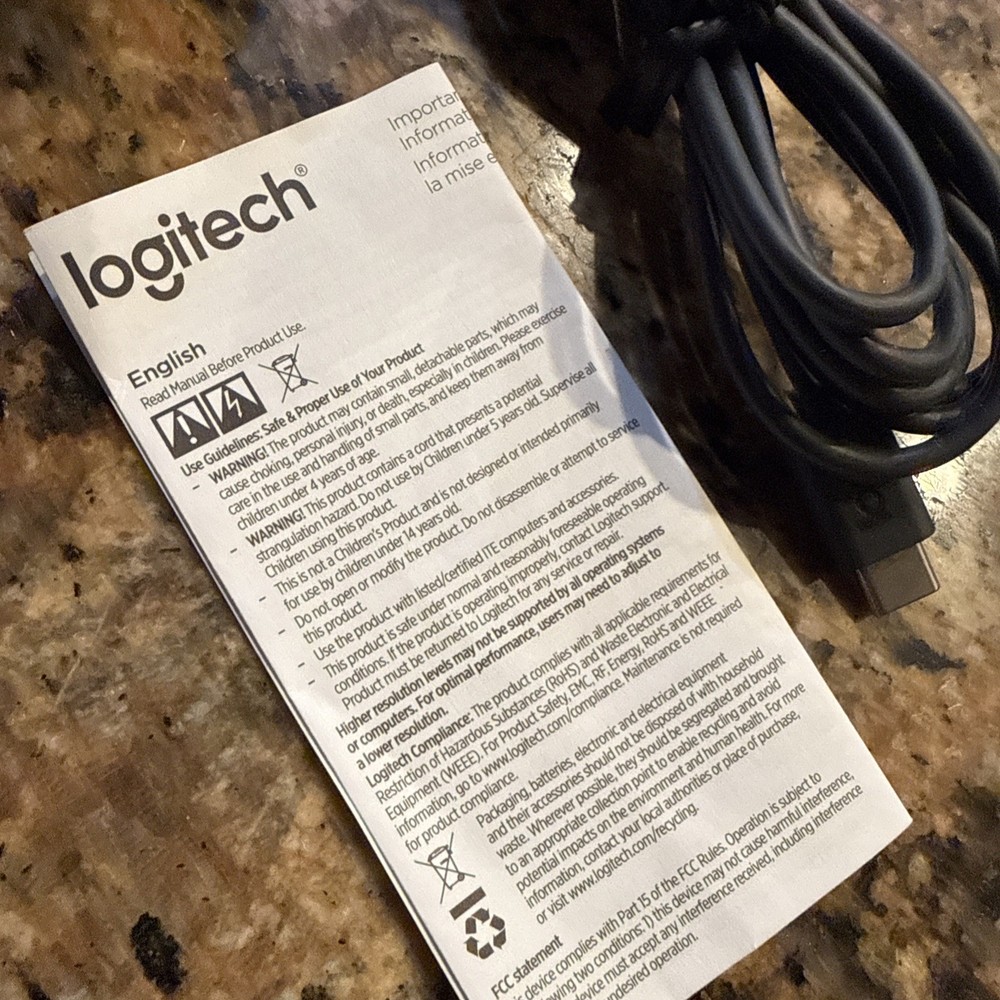Logitech Brio 1080p Webcam - Auto Light Correction Privacy Shutter with