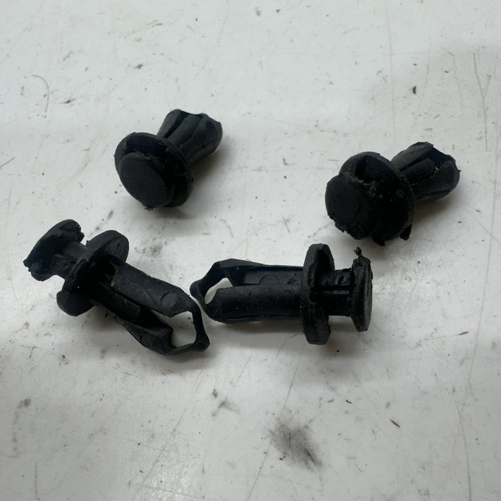 Rivet Tuflok - 2011 POLARIS RUSH PRO-R
