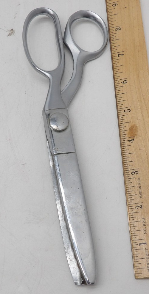 Vintage Wiss Pinking Shears Scissors Crafts Sewing 9"