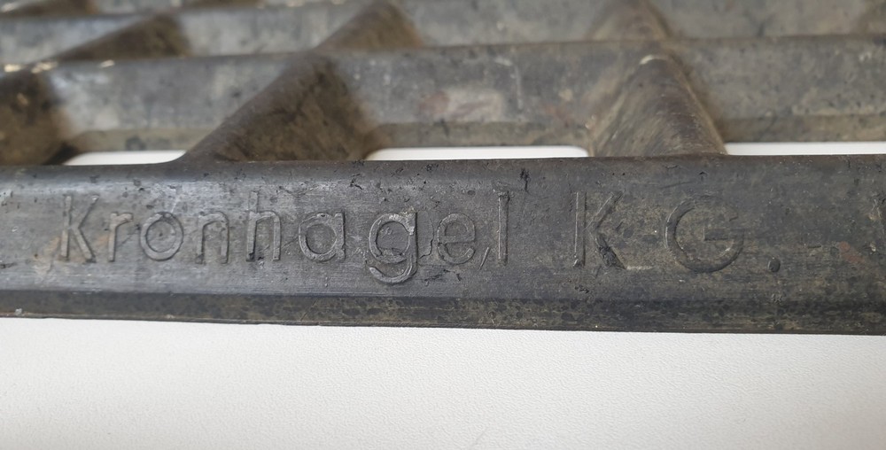 Solid Rubber Mesh Mat - Original Crown Hail - Unbeatable Helpful In Workshop