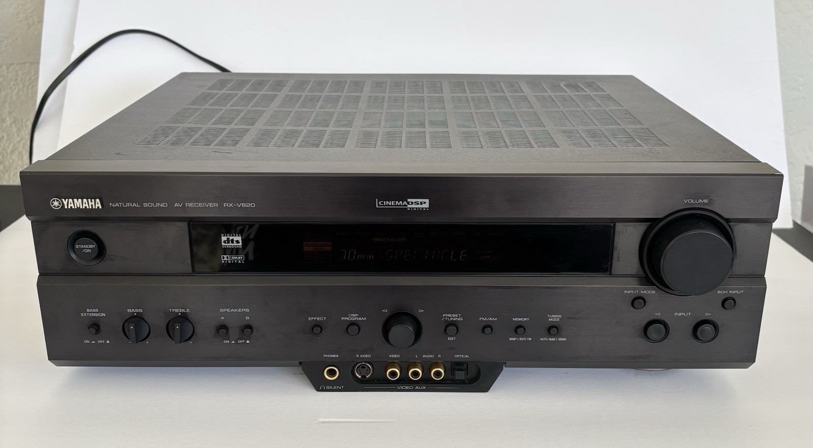 Yamaha RX V620 5.1 Channel 500 Watt Receiver Good Working Condition No Control