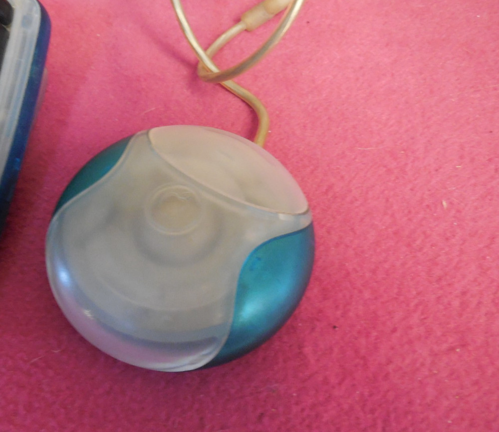 E9 Apple Bondi Blue / Teal Wired Mouse M4848 Working