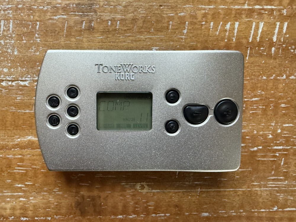 Korg ToneWorks Pandora PX1 Personal Multi Effect Processor Boxed Bundle