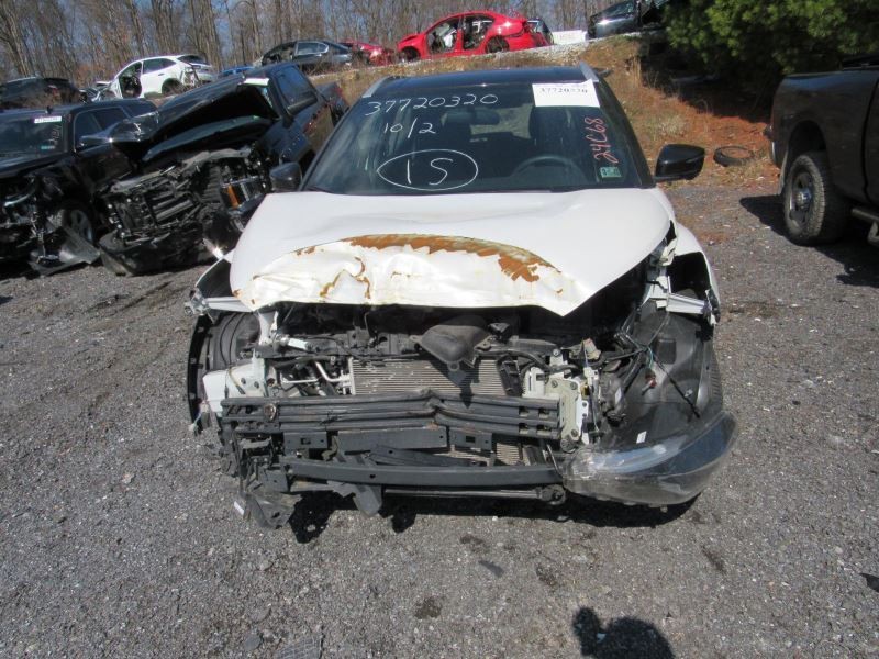 KICKS 2018 Glove Box 958450