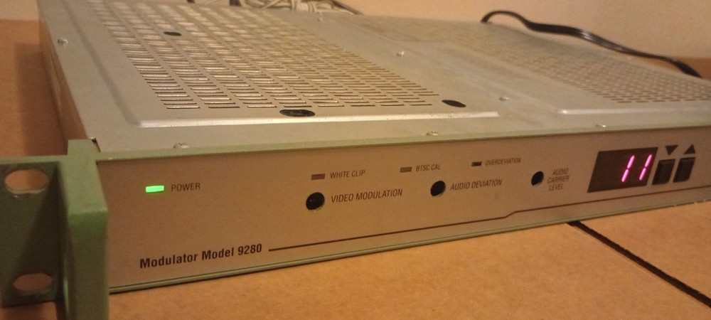 Scientific Atlanta modulator model 9280 ~Powers-up